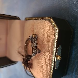 Juicy Coture Y2K silver bling bow tie ring sz 5 NWT brown box